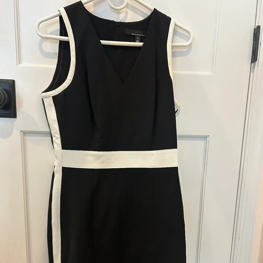 NWOT. White House Black Market Sleeveless V-Neck Colorblock Sheath - Picture 3 of 4
